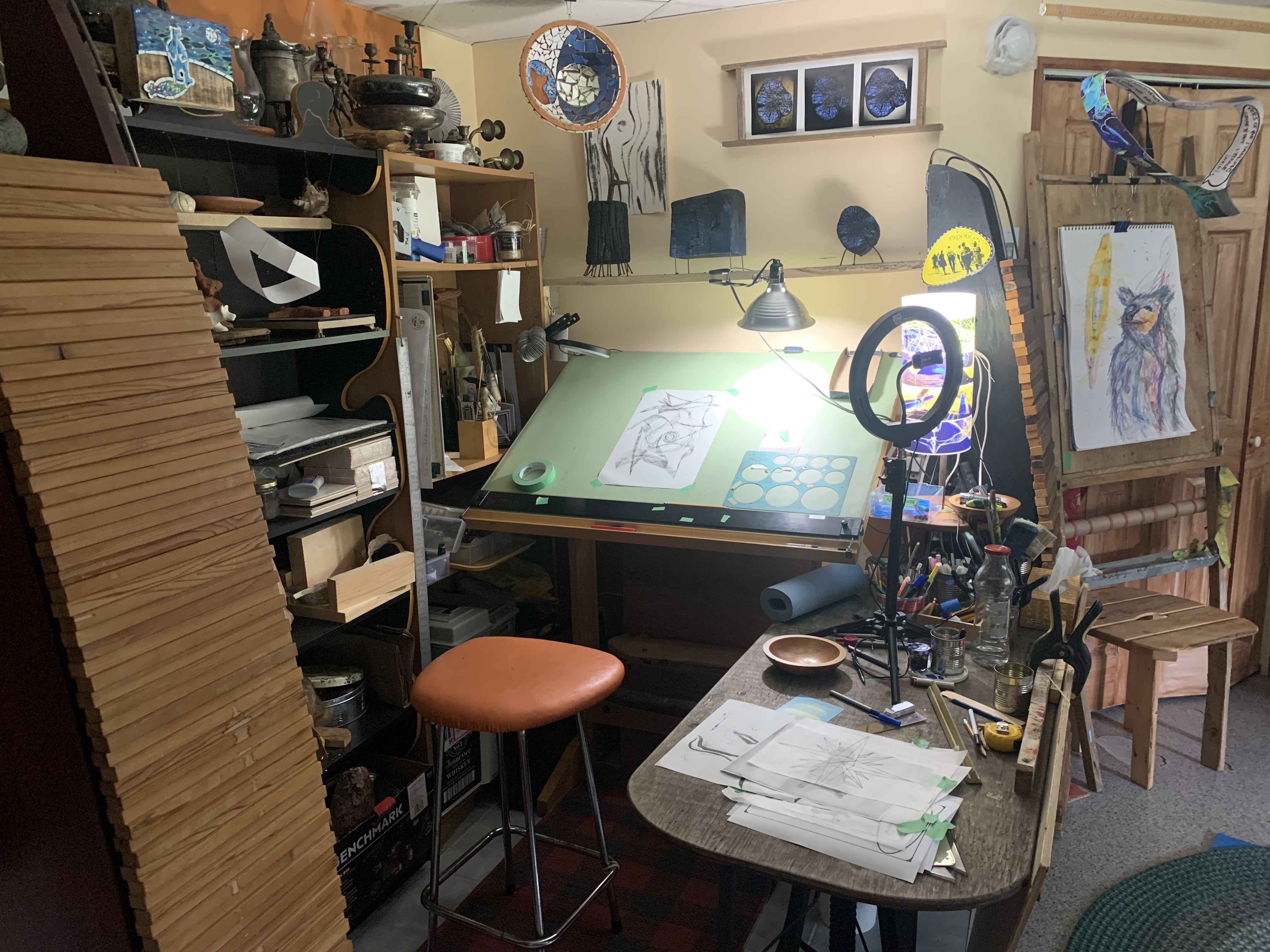 coin table à dessin commune dans la maison